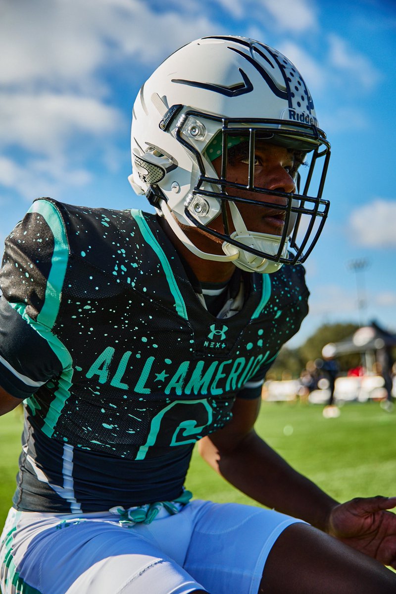 ByEliLederman's tweet image. NEWS: Five-star RB Derrek Cooper, ESPN’s No. 1 running back in the 2026 class, has committed to Texas.

Cooper follows OLB Tyler Atkinson earlier this week as the Longhorns’ fourth five-star pledge in 2026. Texas&apos; summer recruiting tear rolls on with ESPN&apos;s No. 7 overall recruit.