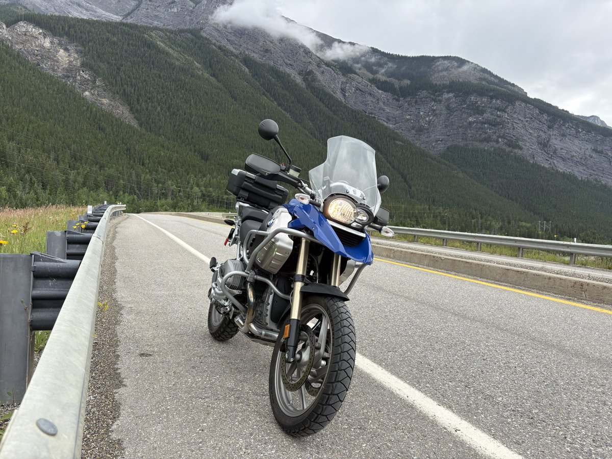 6148knagg's tweet photo. First ride out into the mountains on the BMW GS https://t.co/eDQ51ikToS