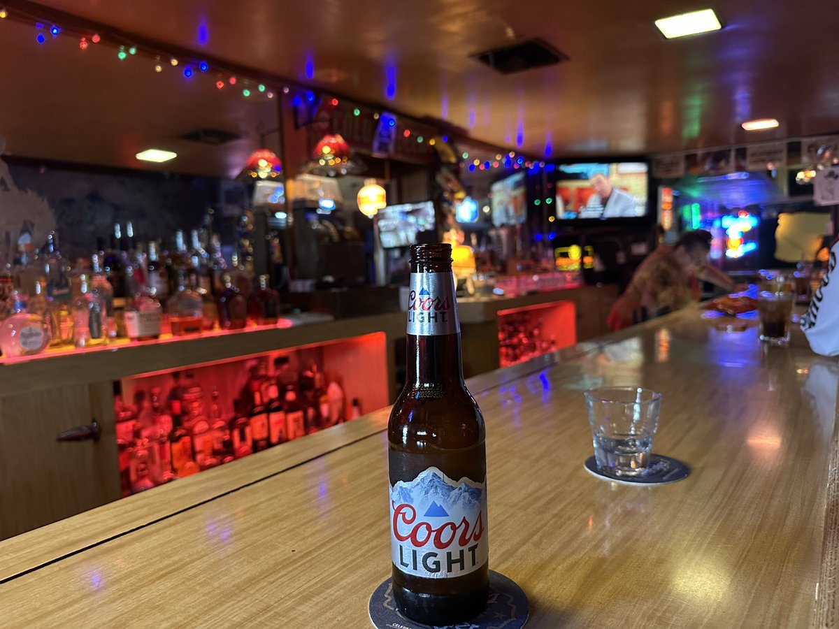 ClueHeywood's tweet image. Come to La Cabana Saloon in Wickenburg, Arizona in the next 25 minutes, where someone’s playing the jukebox who really loves Toby Keith, so you’ll get a boot in your ass, it’s the American way