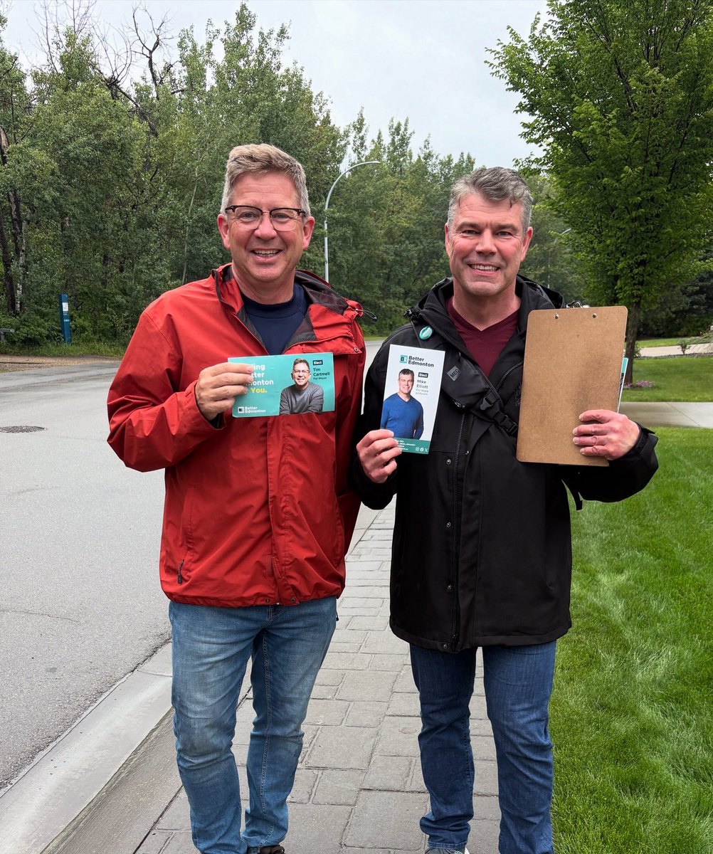 _TimCartmell's tweet image. 🚪 Knock knock
👀 Who’s there?
👋 The guy who designs the city 🏗️ and the guy who kept it safe 🚓
We were out door knocking in Ward Pihêsiwin — meeting neighbours, hearing what matters most and getting our steps in 👟 @AFPAElliott