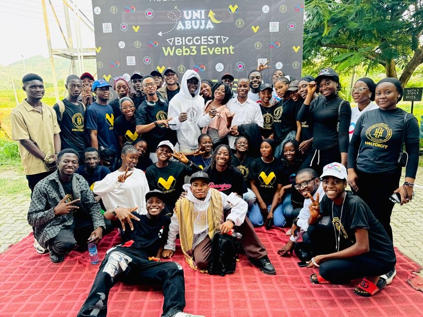 Holydigits101AF's tweet image. Africa’s youth just stepped into the future of work.
Web3 is not just tech, it is a pathway to independence, income, and global opportunity.
From consumers to creators. From job seekers to digital entrepreneurs.
@MprofyDao @SoundRigMusic @MagicBawls @ICPHUBS…