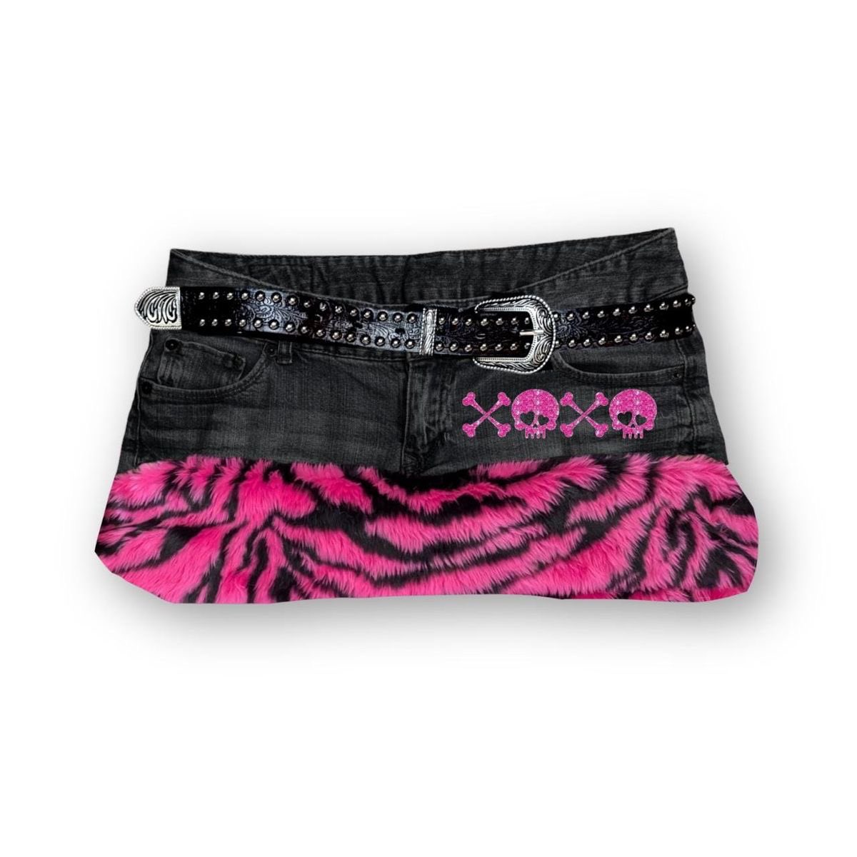 CHRRYBLOSSOMTRZ's tweet image. these belong in my life