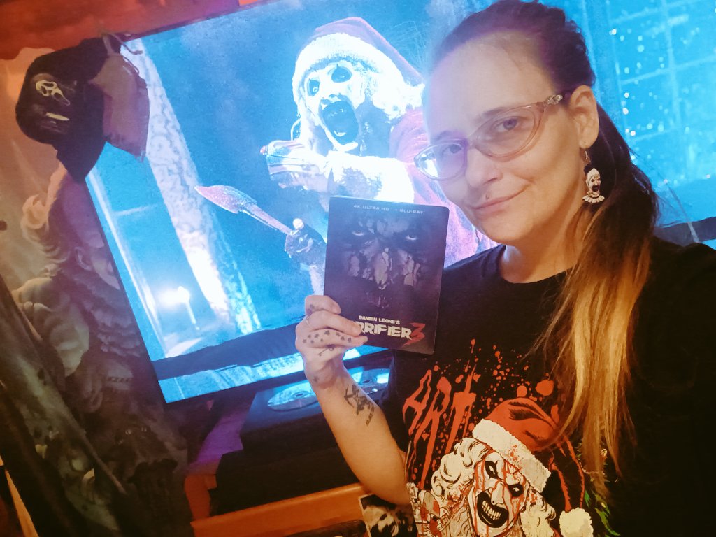 lana_drop's tweet image. Well, as always, that was Fab, but now it's time to move onto my next watch before mom and I go watch i know what you did last summer. So #NowWatching #nw #Terrifier3 #T3 #arttheclown #horrorfamily #horrorfam #horrorcommunity #horrorandchill #Artandchill