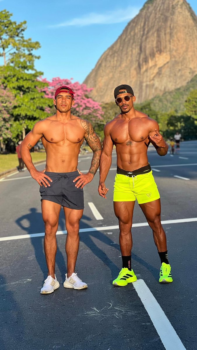 ctxr91's tweet photo. Running with my brother 💪🏿 https://t.co/gT3lHnzzdD