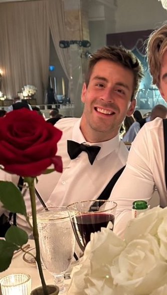cuporbuster's tweet image. He’s so fucking kind you guys don’t get it. He’s just a guy who is chill and has wistful eyes and you don’t understand. Everyone says “Bouchard defensive mistake” this and “Bouchard gives up on plays” that but you don’t say he’s kind and generous and should be TREASURED.
