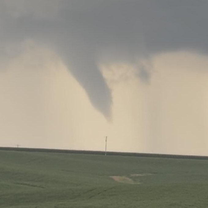 IAStormChasing's tweet image. A thunderstorm around 5pm Sunday produced this funnel cloud southeast of Anita, Iowa. @NWSDesMoines
📷: Kristen Hilpipre-Calhoun
