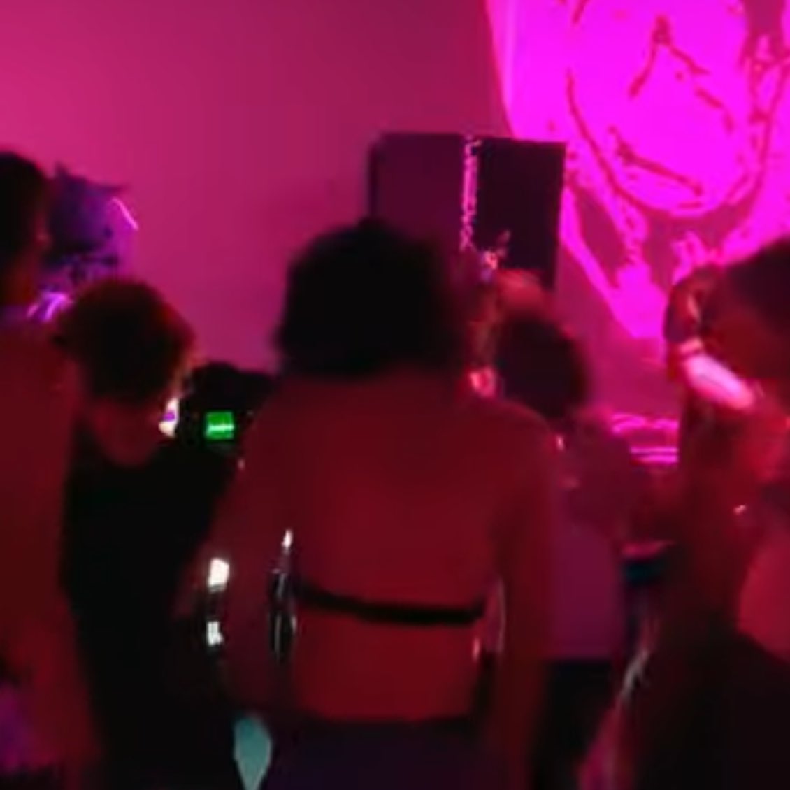 Trey_Explainer's tweet image. Went to a rave with a really great oomf last night ^^
Enjoy some Trey cryptid sightings…