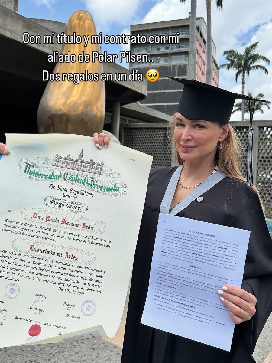 Gracias por este día! No lo olvidaré nunca. 18 de julio 2025. Mi graduación. Soy licenciada en Artes: mención artes escénicas🎭 <a href="/VivaLaUCV/">Viva la UCV</a> <a href="/UCV_Noticias/">UCV Noticias</a> <a href="/SecretariaUCVe/">Secretaría  UCV</a> #doramazzone <a href="/fhyeucv/">Facultad de Humanidades y Educación #UCV</a>