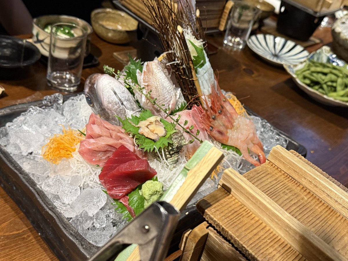 takepon407's tweet image. おはようございます。
昨日のNIPCOM大変楽しい時間を皆様と共有できました。またラッピングベースも少数しか用意出来なかったですがたくさんの皆様に購入して頂きありがとうございました♪
まだ飛行機の時間まで余裕があるので皆で観光と新潟の食を楽しみます!