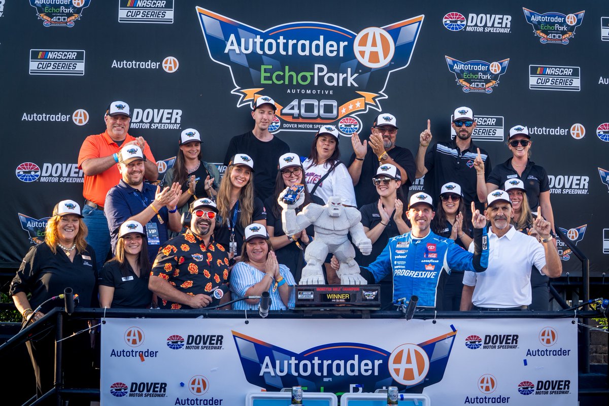 MonsterMile's tweet image. Add it to the collection, @dennyhamlin. 🏆
#AutotraderEchoPark400 | @JoeGibbsRacing