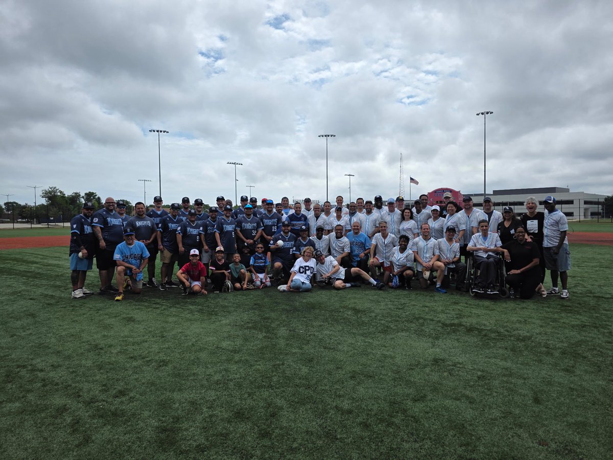 gilbert36ward's tweet image. What a great time raising funds for a great cause and playing softball against our city’s heroes. These funds go to help fund children in inner city communities. Big shoutout to my colleague, @AldermanTabares, and her team for coordinating this benefit.
youtu.be/oXeCLaKRTxk