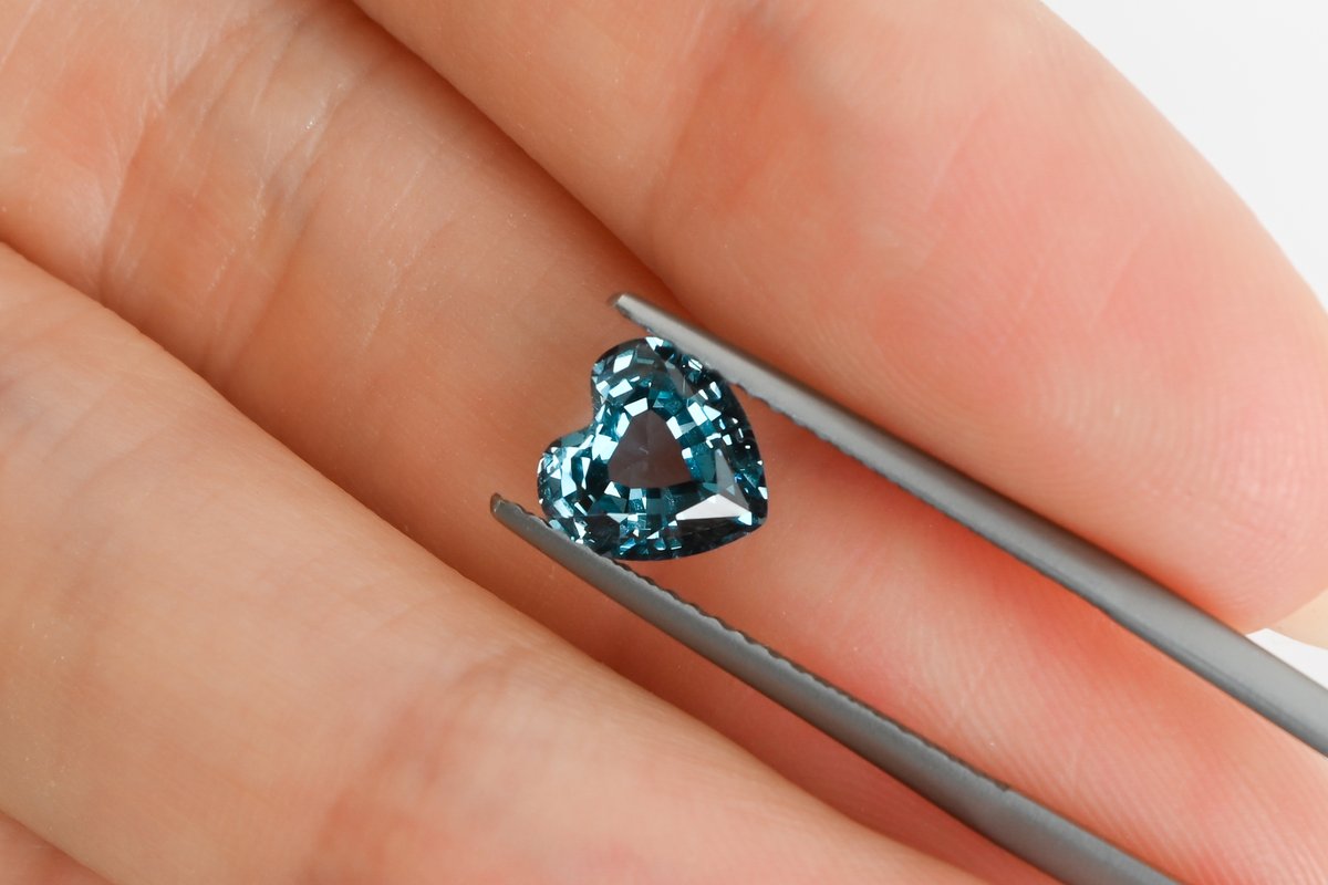 #RT이벤트 #팔로우이벤트
딥한 청록빛의 인디콜라이트 느낌의💙✨💚
베르누이 스피넬 하트컷 7x7mm 오늘부터 27일까지 폼 오픈해요~
witchform.com/deposit_form.p…
리트윗 + 팔로우 해주신 분들중 한분에게 게시글의 보석 하나를 선물로 드려요🤗