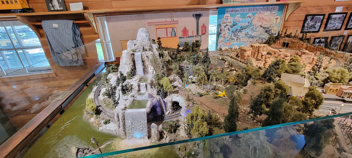 Disneyfan9523's tweet photo. I Had A Magical Time Today At Walt Disney's Carolwood Barn In Griffith Park. #WaltsBarn #WaltDisneysCarolwoodBarn #Disneyland #Disneyland70 #Disneyland70thAnniversary #Disney #D23 #WaltDisney #MickeyMouse #DisneyBooks #WaltDisneyCompany https://t.co/T8QVHOEe22
