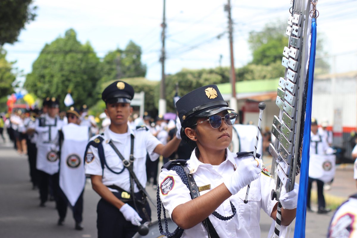 Cada imagen, una historia de honor y servicio.
Así vivimos el desfile del 20 de julio junto al Cuerpo de Bomberos Voluntarios de Yopal. 🇨🇴📸