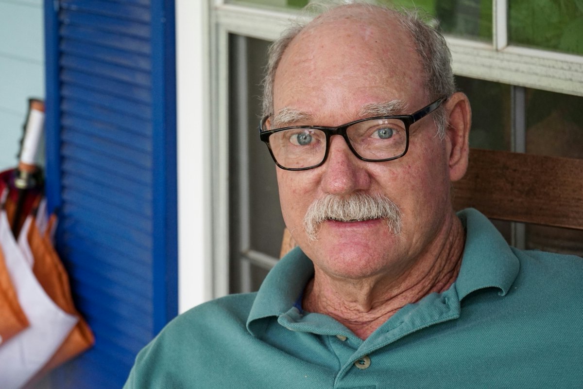 BodyPROHIV's tweet image. “A cure strategy… will work differently based on how the host responds due to their age &amp; the status of the immune system.” — Alan Landay, PhD. How should aging shape #HIVCure design? Read the Q&amp;A → bit.ly/3Ft5JM5 #HealthyLifestyle #CROI2025 #HIV #Aging @utmbhealth