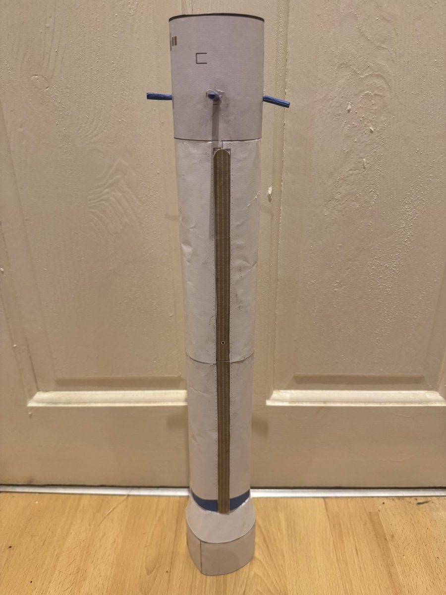 AXM_Blue_Origin's tweet image. The full scale booster test article, which has been called ‘Rushmore’ was fully stacked today !
This was used to practice building techniques and will be used for fit checks !