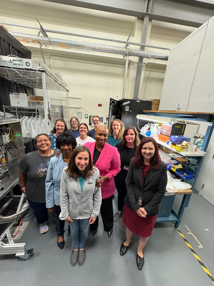 RepPressley's tweet image. The #MA7 is leading the way in cutting-edge space exploration, astrophysics, AI research & more.
Last week, @ValerieFoushee & I toured Cambridge Discovery Park, where @CenterForAstro is pushing the frontiers of knowledge in astronomy & astrophysics & bringing unparalleled…