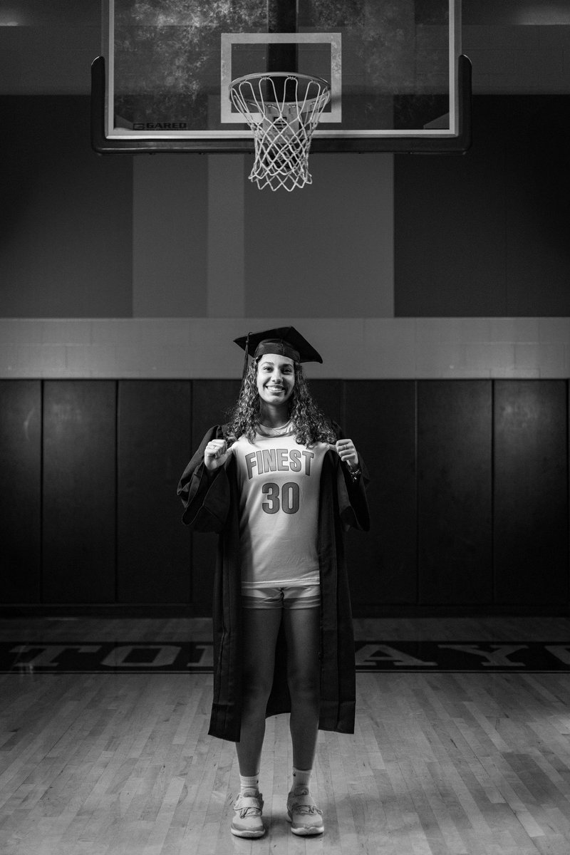 JaneaWalls's tweet image. Just like that my AAU szn has come to an end🥹 Finest, Thank you for an amazing 6 years and helping me become the young woman I am now!So blessed to be given an opportunity to meet girls and amazing coaches that I now call family🫶🏽
SAF4L
#30 out ✌🏽
@SAFinestbball