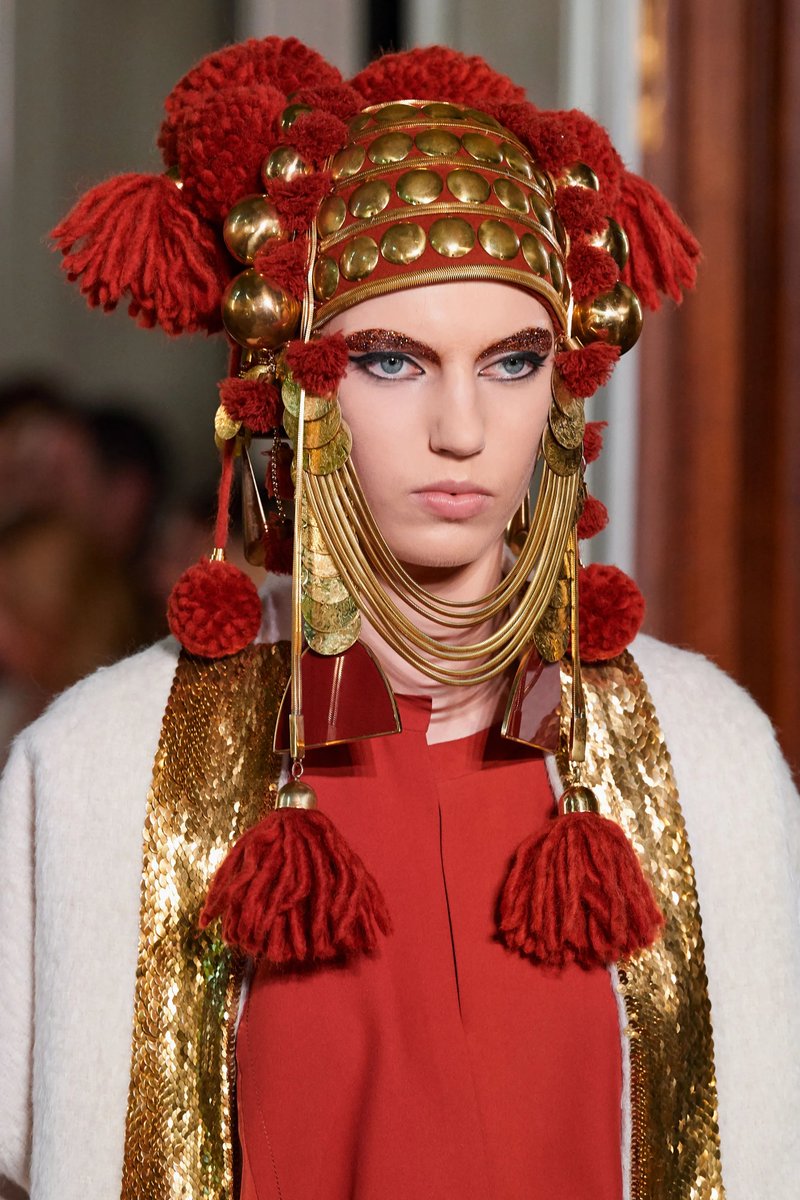 LaModeUnknown's tweet image. The HEADPIECES of ✨Valentino✨ Fall/Winter 2019 Couture.🪡