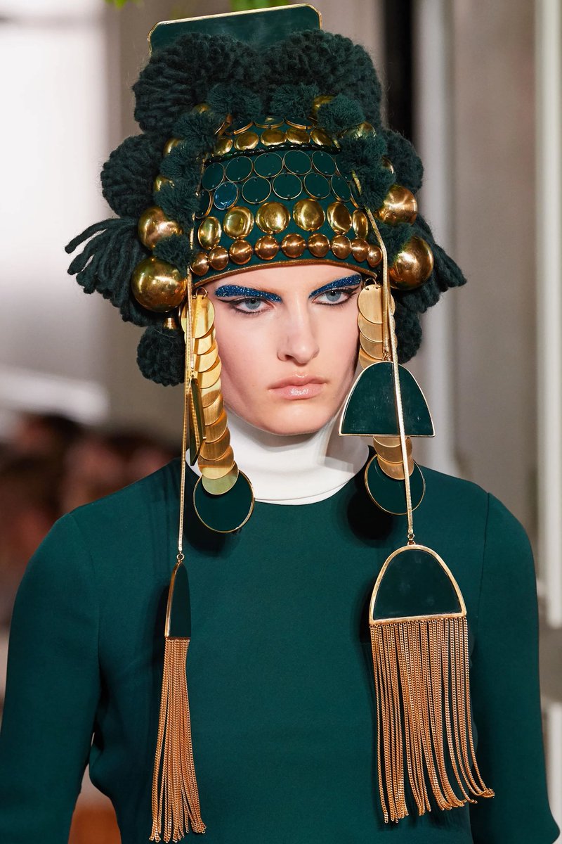 LaModeUnknown's tweet image. The HEADPIECES of ✨Valentino✨ Fall/Winter 2019 Couture.🪡