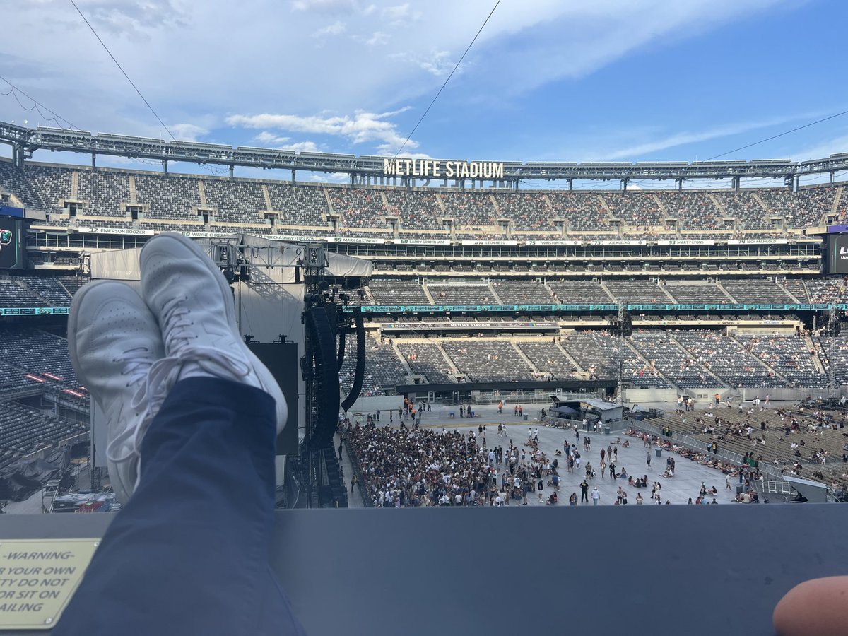 JJSW99's tweet image. $FUBO

Zach Bryan is going to rock this stadium with ‘Something in the Orange’ tonight!!!!!

I hope Fubo rocks ‘Something in the GREEN’ this week!!!!!

💰💸💵💶💷💴💰💸💵💶💷💴💰

L     🤑     N     G           F     U     B     🤑 !!!!!!!!!