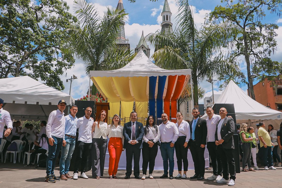 Celebramos llenos de orgullo el Día de la Independencia de Colombia, 🇨🇴 una fecha que nos invita a reflexionar sobre el valor de la libertad y el compromiso que cada uno de nosotros tiene con la construcción de una sociedad más justa y solidaria. 🫱🏻‍🫲🏽