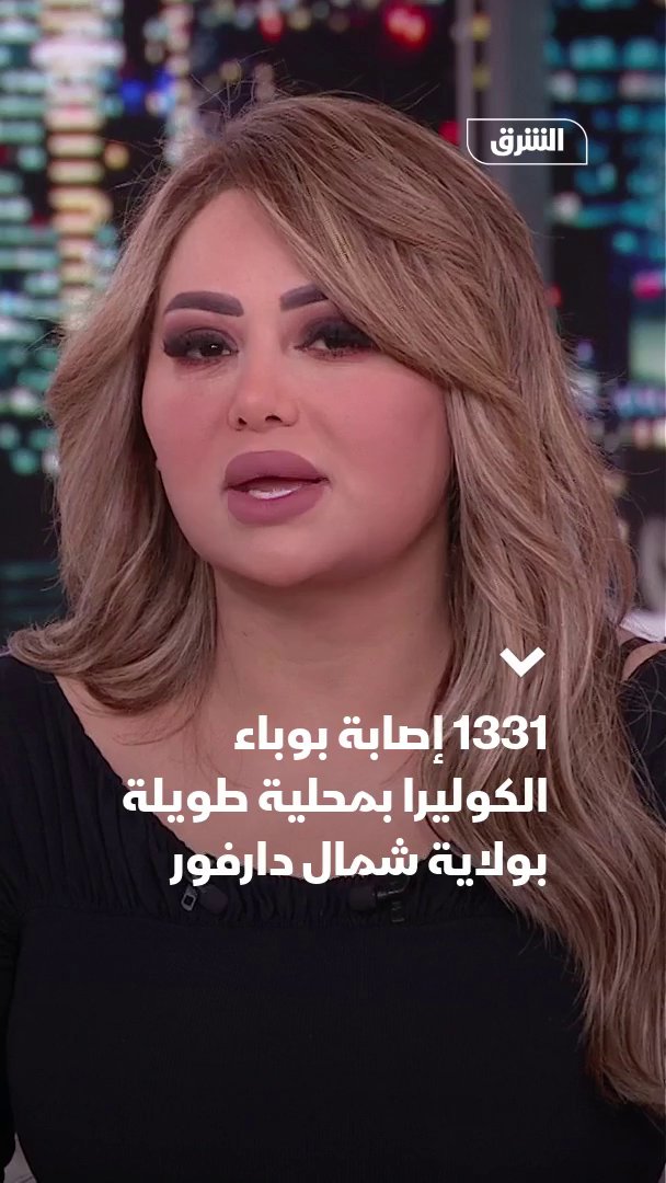 Gussar formasidagi yalangoch qizlar