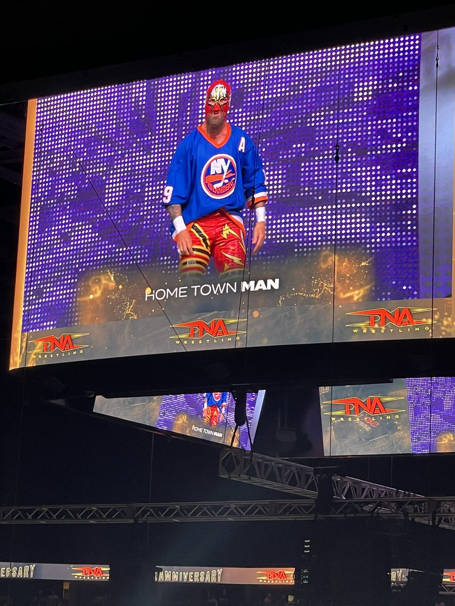 IamTyMac's tweet image. He might be a home town man, but that jersey makes me a home town fan! #Isles