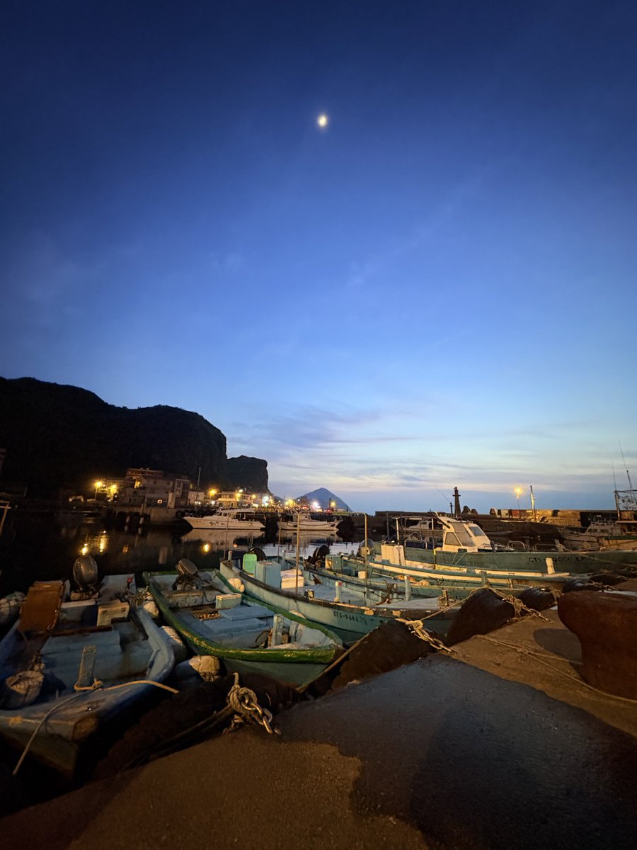 暫時退圈通知
感謝這大家的支持厚愛，這陣子彼此討論 ，發現兩人想要的快樂不相同，所以決定暫停聯誼沈澱心境，謝謝各位推友的熱情與用心，也祝大家聯誼快樂性福！