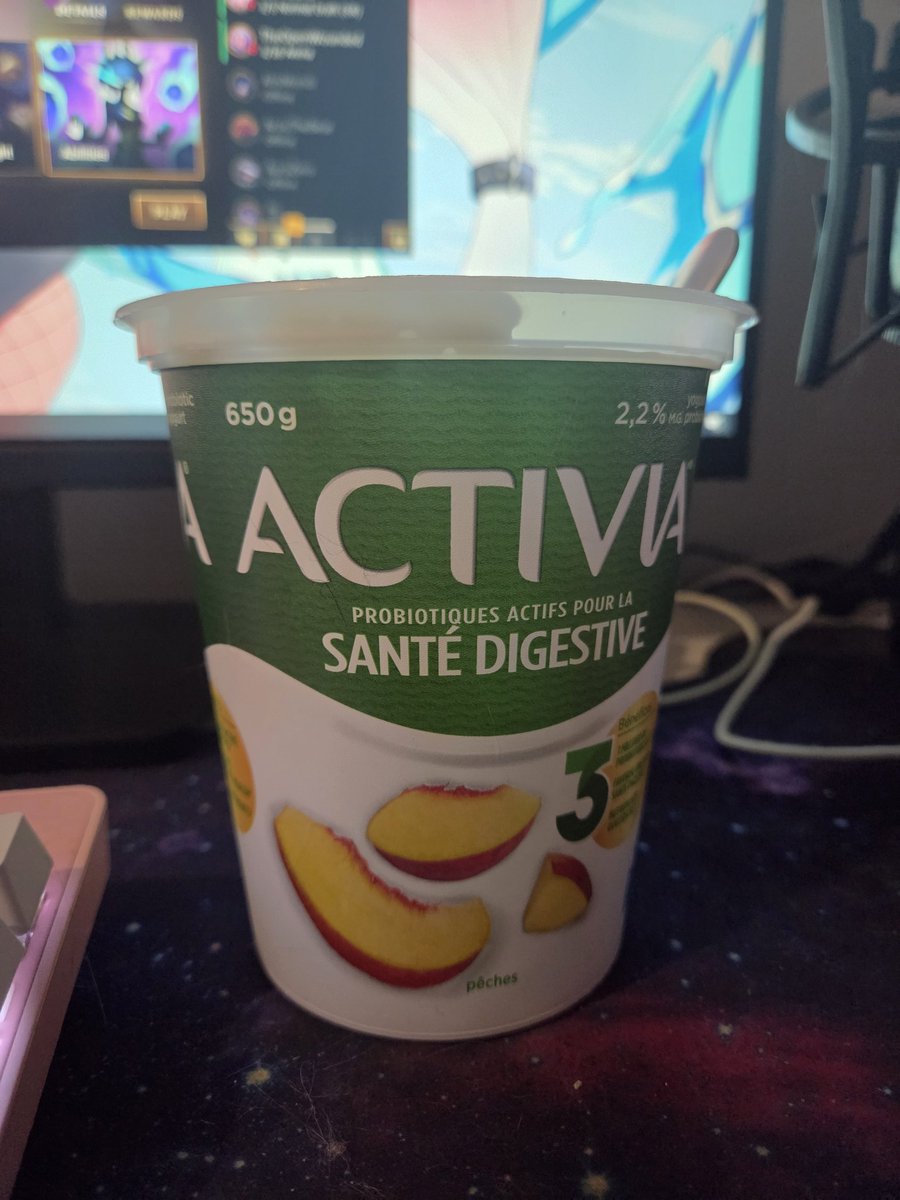 IxieVT's tweet image. Chat what does it say about me if I ate this whole container of yogurt in one sitting?