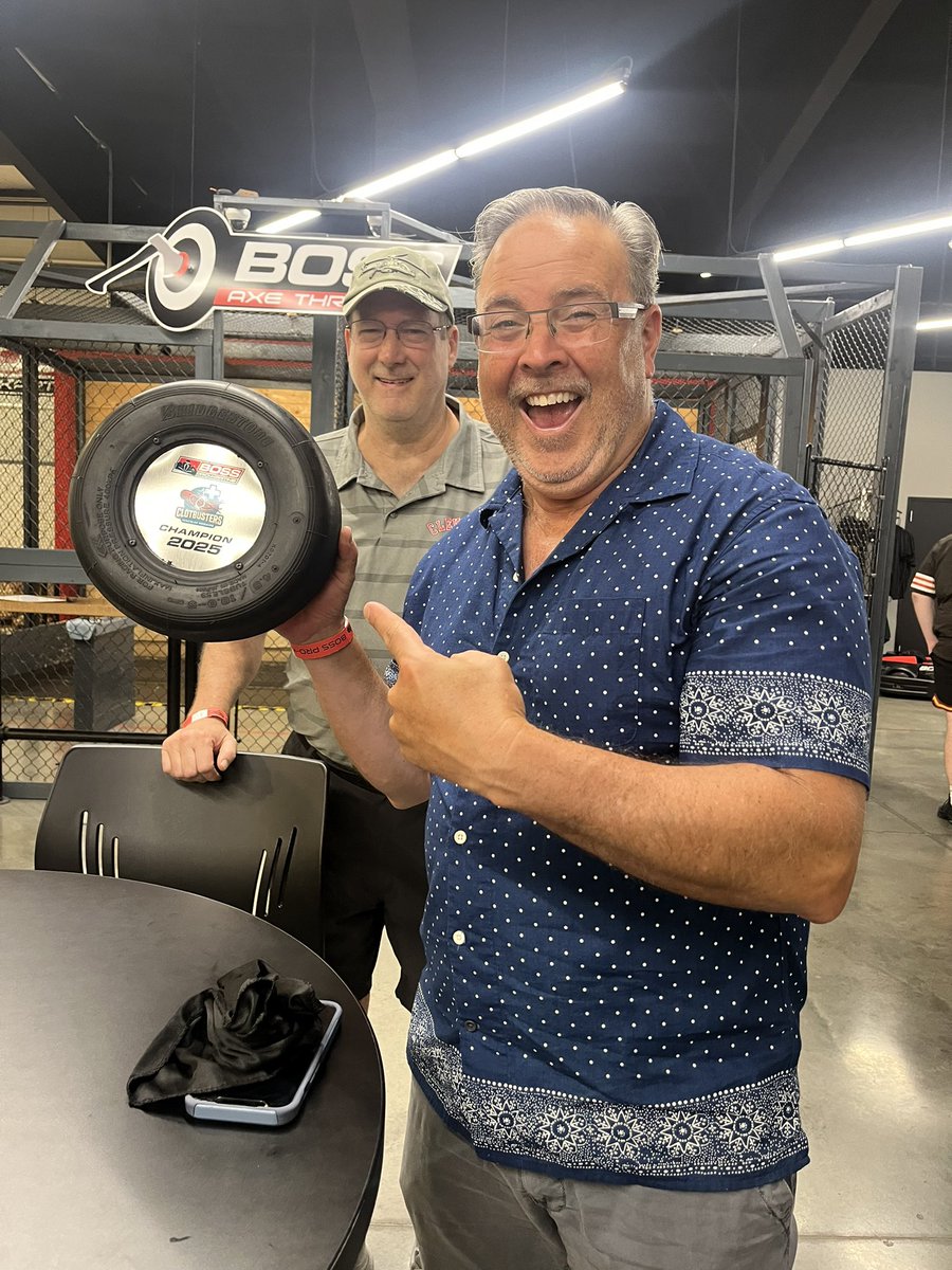 2Scottish's tweet image. 🏁 Velocity Shift Meets Vascular Medicine 🩺🚥 Terrific evening at the track with @CleClinicHVTI @ccfvascmed.
Our clinical fellow was on fire… until an undergrad took “pressure” control a bit too literally 💥🧱#GoKartVsGoVeins #VascularSquad #CardioKarting