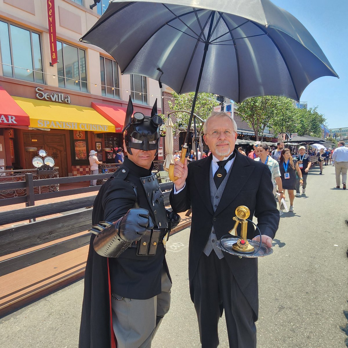 SDCCGuide's tweet image. 16 things to pack for #SDCC - and 3 things to leave at home. comicconguide.com/2025/07/packin… #comiccon