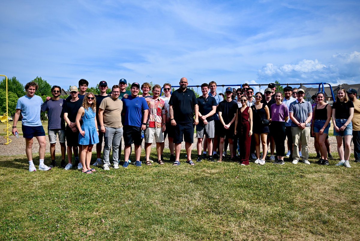 NedKurucMP's tweet image. Knocked on over 3,500 doors with the Conservative Intern Class of 2025 here in Hamilton East–Stoney Creek.
The message from residents is clear, the cost of living is crushing families and the crime rate is unacceptable.
People are working hard and falling behind. I hear you,…