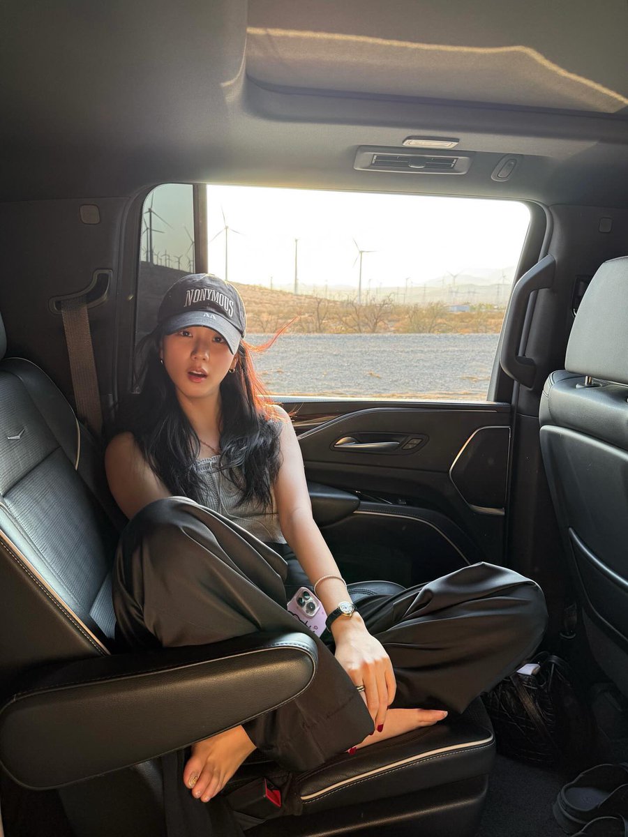 leedaingf's tweet image. my girlfriend🤍