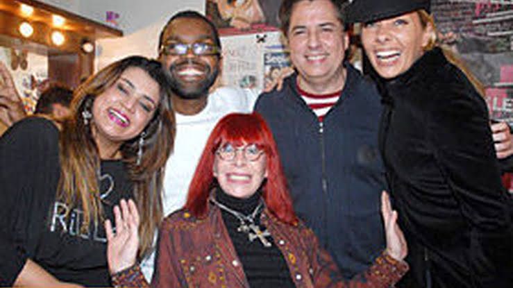 FCRitaLee's tweet image. A Preta Gil foi a primeira artista que homenageou a Rita no espetáculo Um homem chamado Lee. Vá em paz, pretinha, e dê um beijo na nossa Rita. #pretagil #ritalee