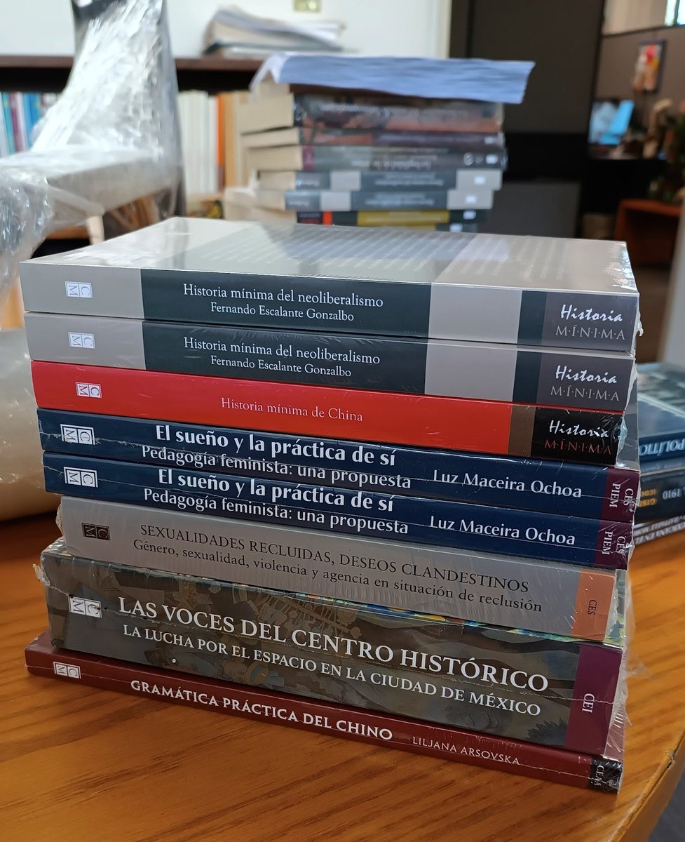LibrosColmex's tweet image. Nos estamos preparando para las próximas ferias del libro 📖☕
¡Nos vemos pronto! 👍❤️