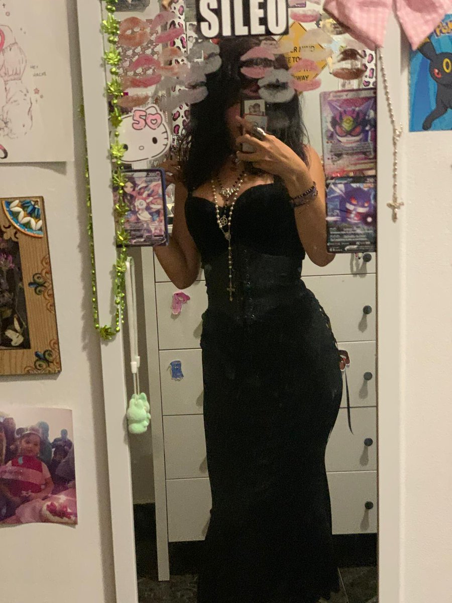 hello_asi4's tweet image. hey🕸️🥀