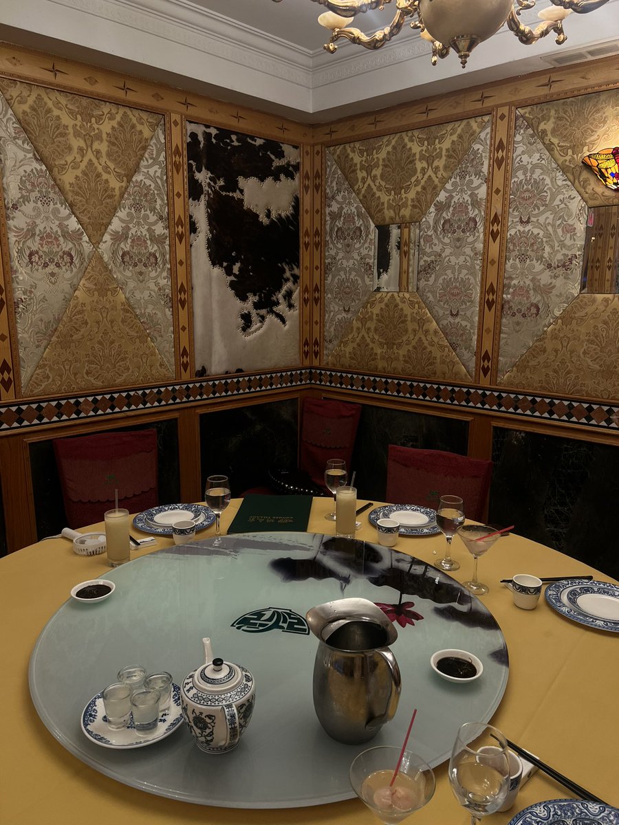 70s90s's tweet image. private dinner room last night 💋 only the best for my bestie