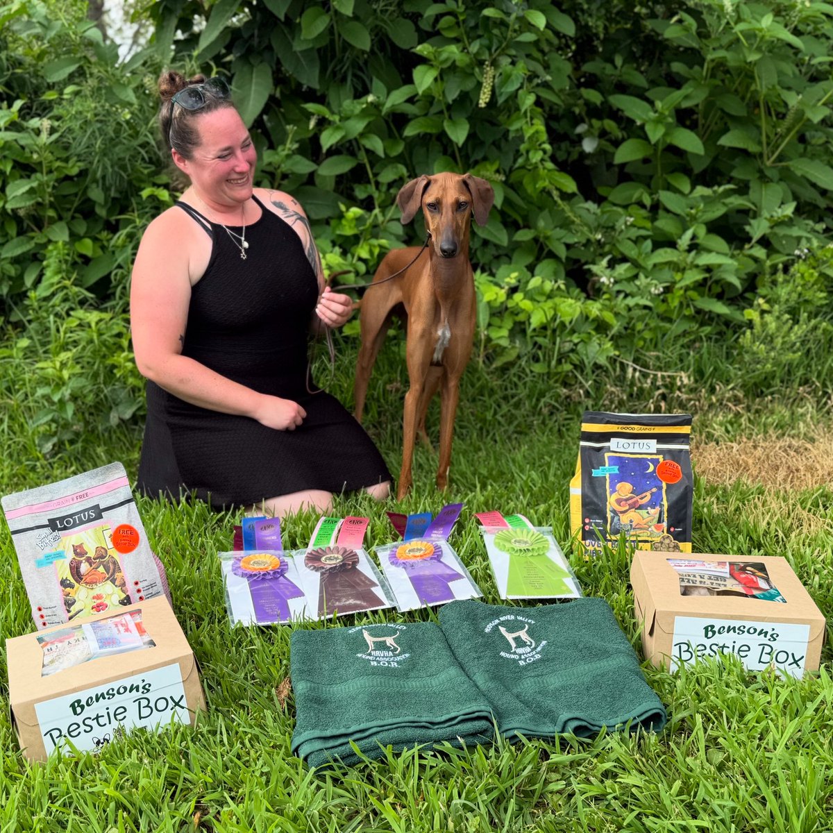 TwoMares's tweet image. Swag.