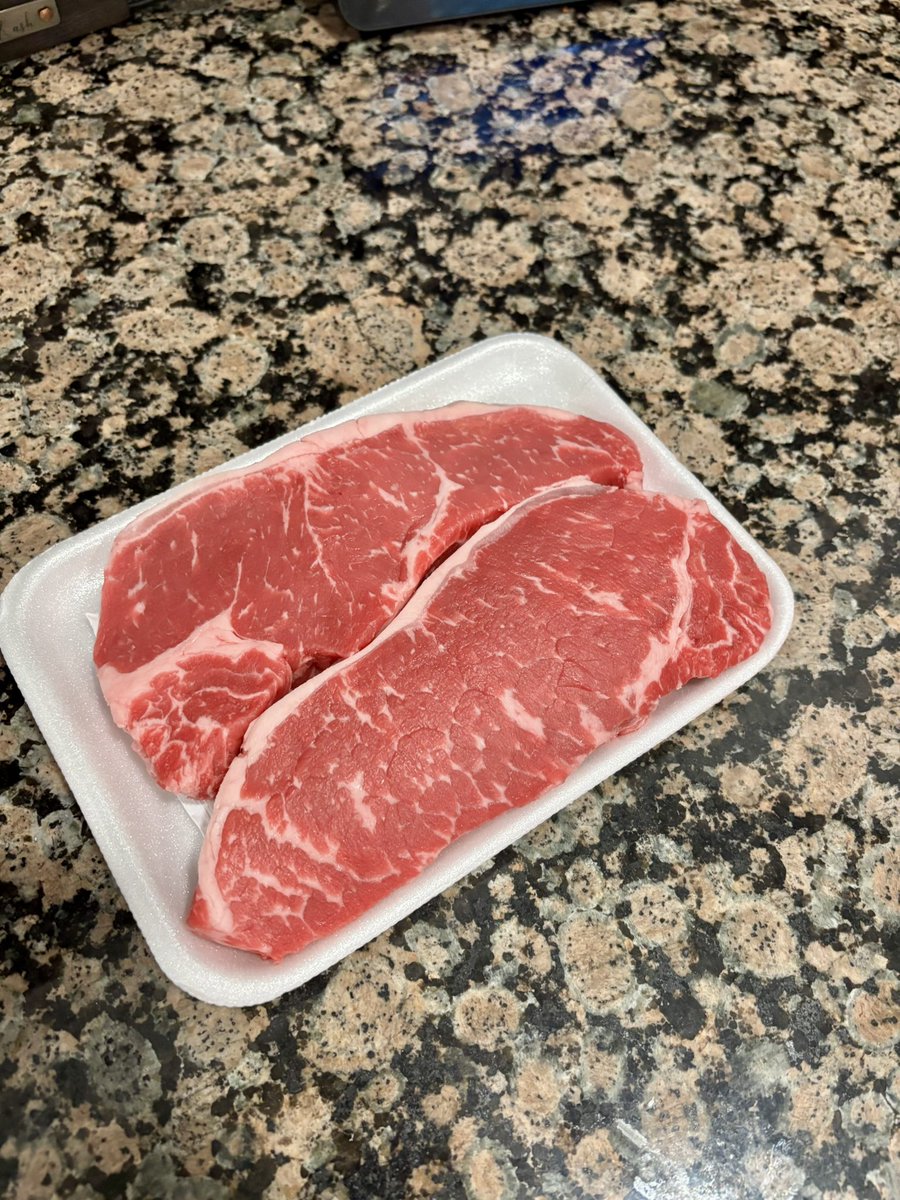 itsmrevandaniel's tweet image. Cooked some steaks and thinking about who the Yankees will trade for.