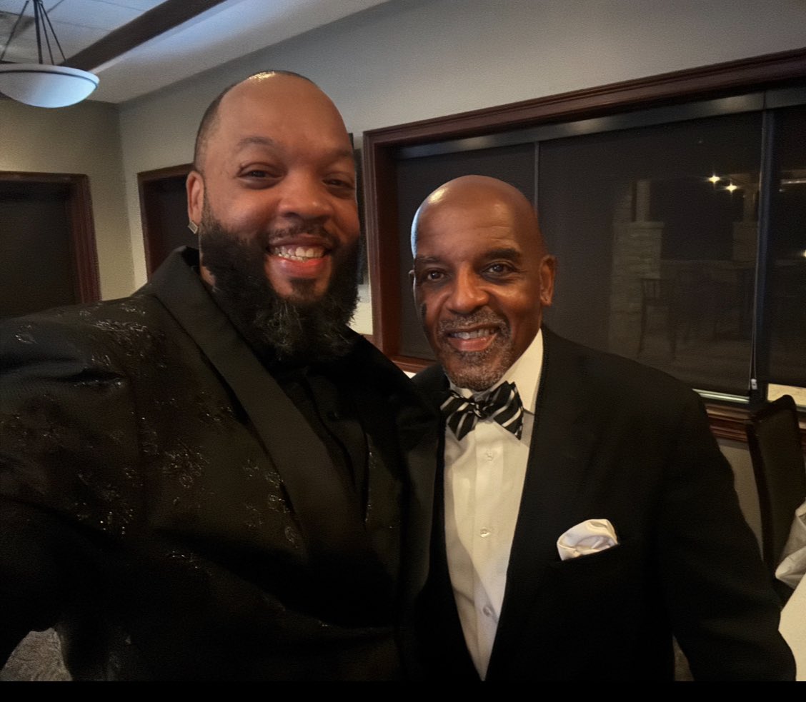 🌟 PT Man Black Tie Gala – Glen Ellyn

Over the weekend I was honored to attend the PT Man Black Tie Event in Glen Ellyn — an inspiring evening dedicated to uplifting and celebrating excellence , leadership, and mentorship across Proviso Township and beyond.

This elegant evening