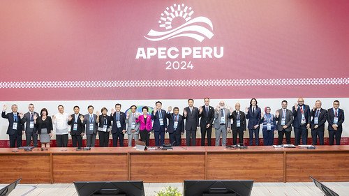 CancilleriaPeru's tweet image. #NoticiasTorreTagle | APEC aprobó por consenso la propuesta peruana del Plan de Implementación de los Lineamientos para promover políticas de hidrógeno limpio en el Asia-Pacífico, que impulsa la cooperación técnica, la adopción de estándares comunes y el desarrollo de proyectos…