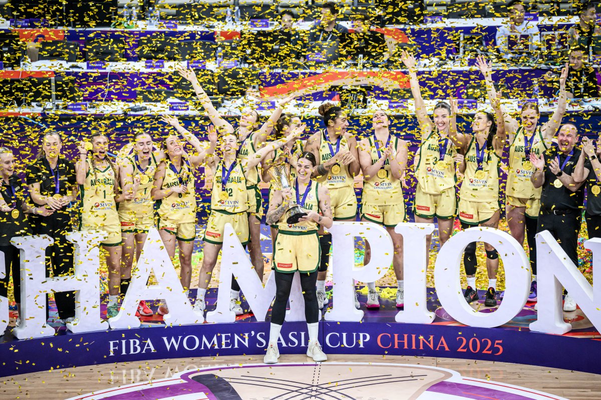 WNBL's tweet image. Monday blues? Never heard of her 💚💛
Gold Vibes Only for our Opals 🥇
📸 @asiacupwomen