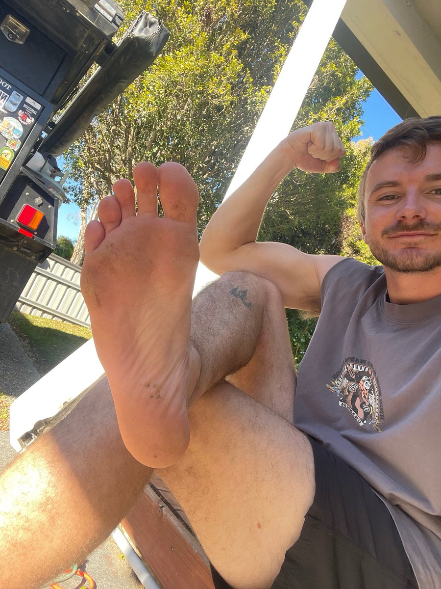 Working barefoot outside is always the best 🤩