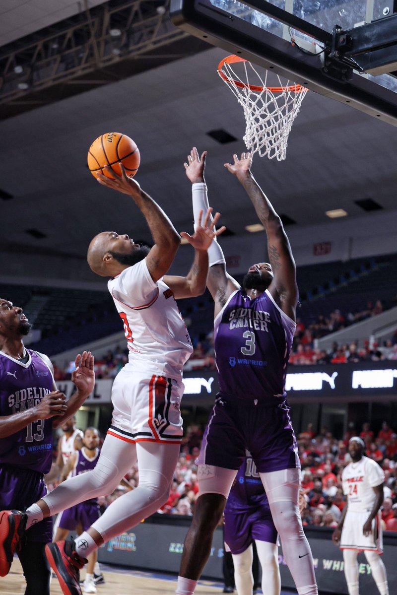 wncaudill's tweet image. The Ville is down 47-26 to a team with only 7-8 players that almost beat them last year. No defense. No flow. No communication. It’s been a long time since I left a game at half…. @UofLSheriff50 @chrissy_banta