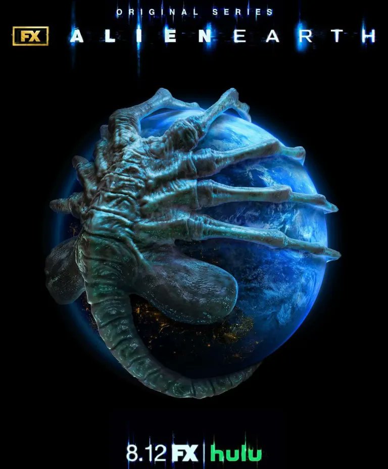 Terrormaniacos's tweet image. Otro nuevo poster de #AlienEarth, serie que se estrenará en Disney+ el próximo mes. La historia transcurre el 2120, antes de los eventos de la película original.