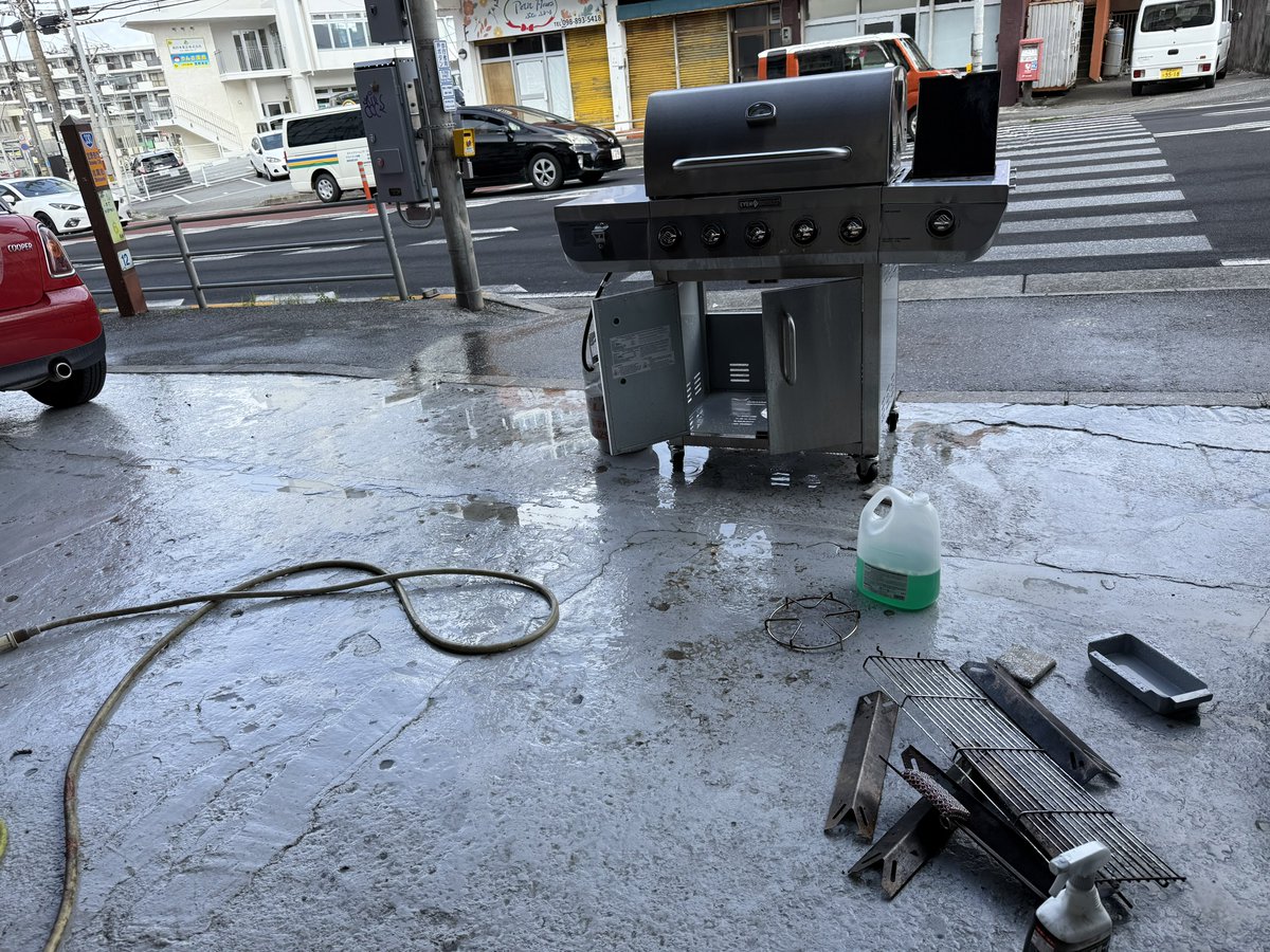 kazama2026's tweet photo. まずは…BBQ🍖の片付けから…。
#craftfactory
#kazamaauto https://t.co/UfMrL9HixJ