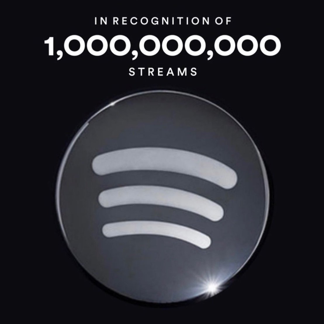 paramorebrasil's tweet image. Still Into You é a primeira música do Paramore a atingir 1 bilhão de streams no Spotify! 🥇
A banda também atingiu um novo recorde de ouvintes na plataforma (28.414.099).