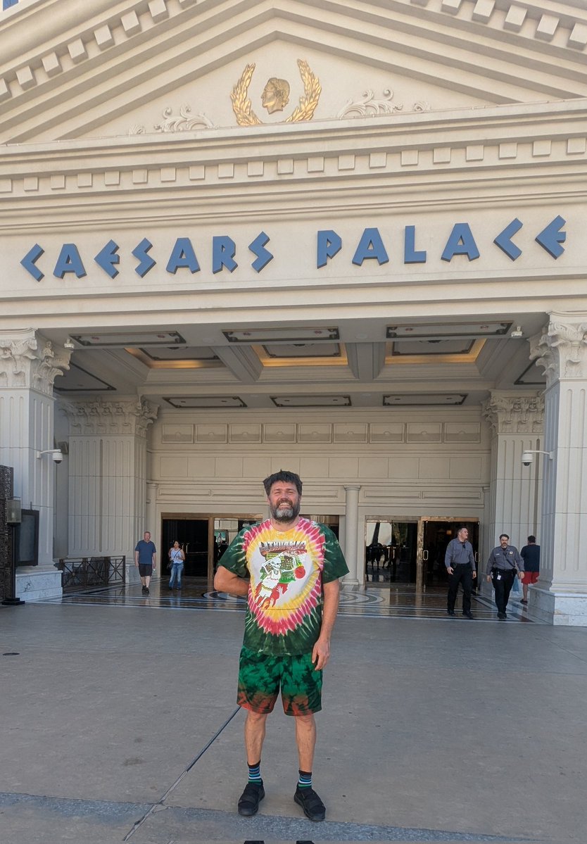 PHChess's tweet image. 26 years since I played the World chess championship at Ceasars Palace in Las Vegas!
Happy chess day!