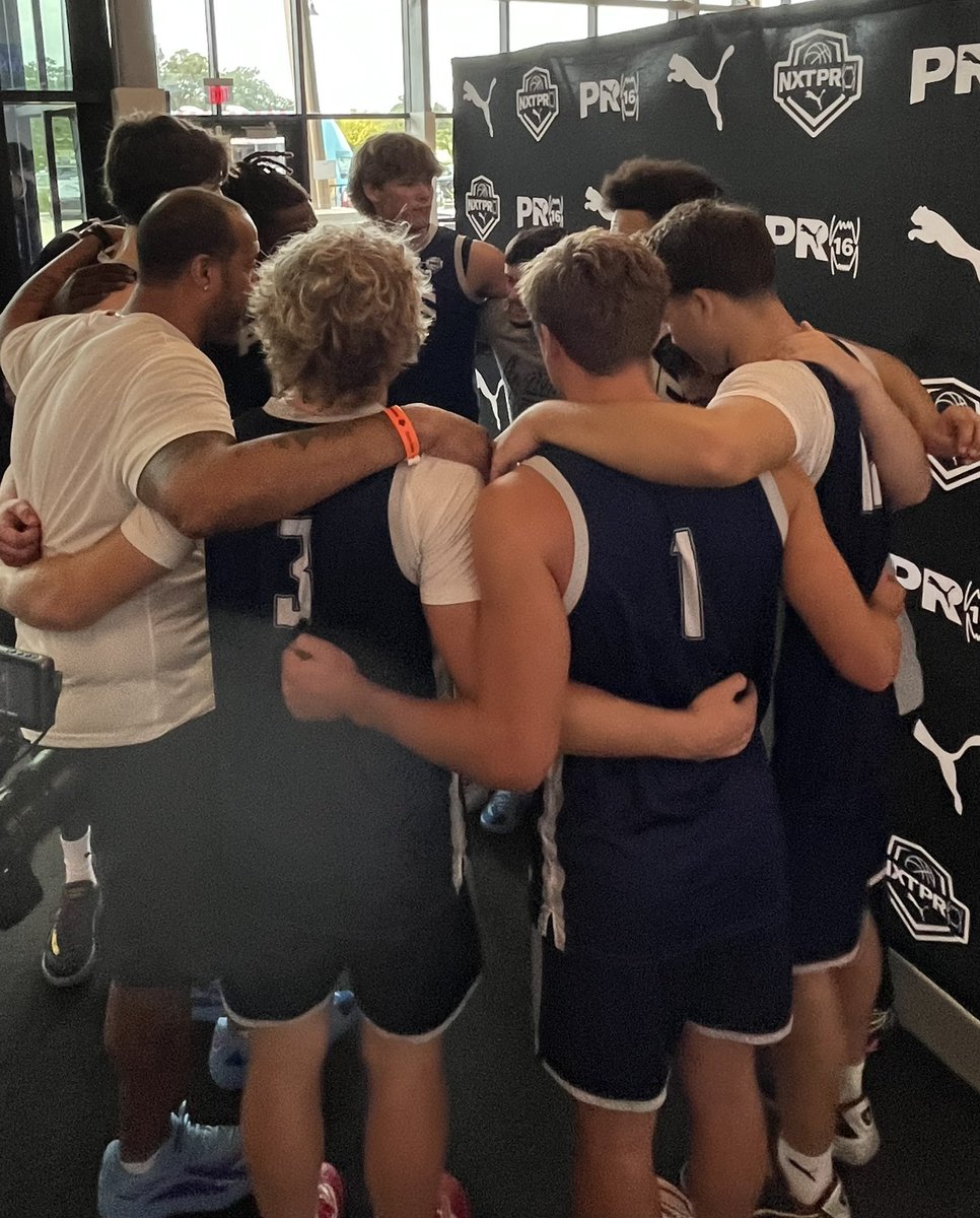 Coach_LiLi's tweet image. What a ride for this group! Very rarely does a group click like this one did! These guys battled, overcame odds, exceeded outside expectations, and proved they are some of the best in the country! They are family for life! I will miss this group! 💙💙 @PRO16League